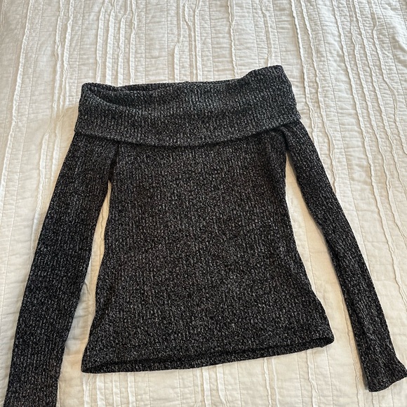 DESIGN LAB LORD & TAYLOR Off-the-Shoulder Black & Gray Sweater - Picture 5 of 5